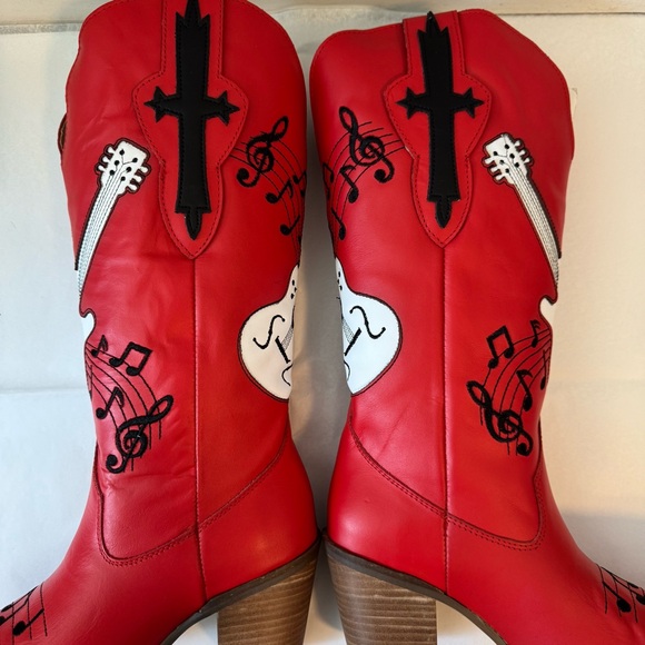 Dingo Red Music-Themed Heeled Boots - Picture 7 of 12